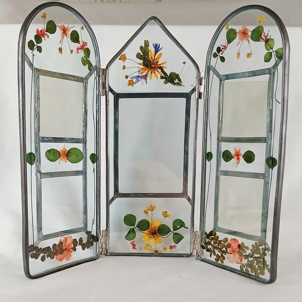 VTG Leaded Glass Press Dried Flowers Photo Picture Frame.